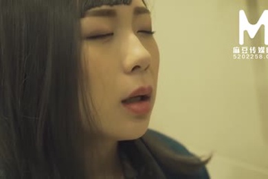 【国产】 性感的继母 精彩免费播放