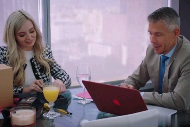 白虎嫩妹被哥哥爆肛