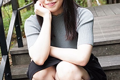 穿着淫秽内衣，与充满性感的素人女孩发生性关系！葵梅