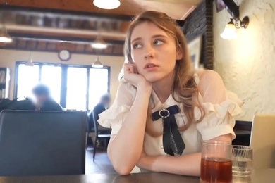 超美女神在咖啡店帮人口爆