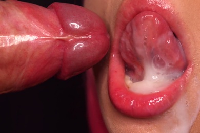 ASMR口爆吞精小小的鸡巴打出这么多好吃的阿小舌头蠕动几下就射我一嘴