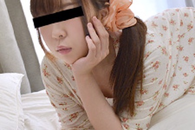 我在房间里一边看AV一边和男朋友做爱 莫野优