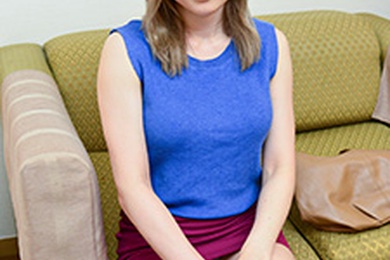 素人AV采访——AV导演的最爱！一位会销售的人才来面试了！ ～大下博子